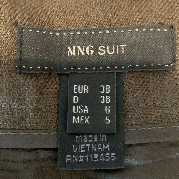 MNG by Mango Skirt 100% Linen Button all around  Pleats front pockets, wide hem - Picture 6 of 8